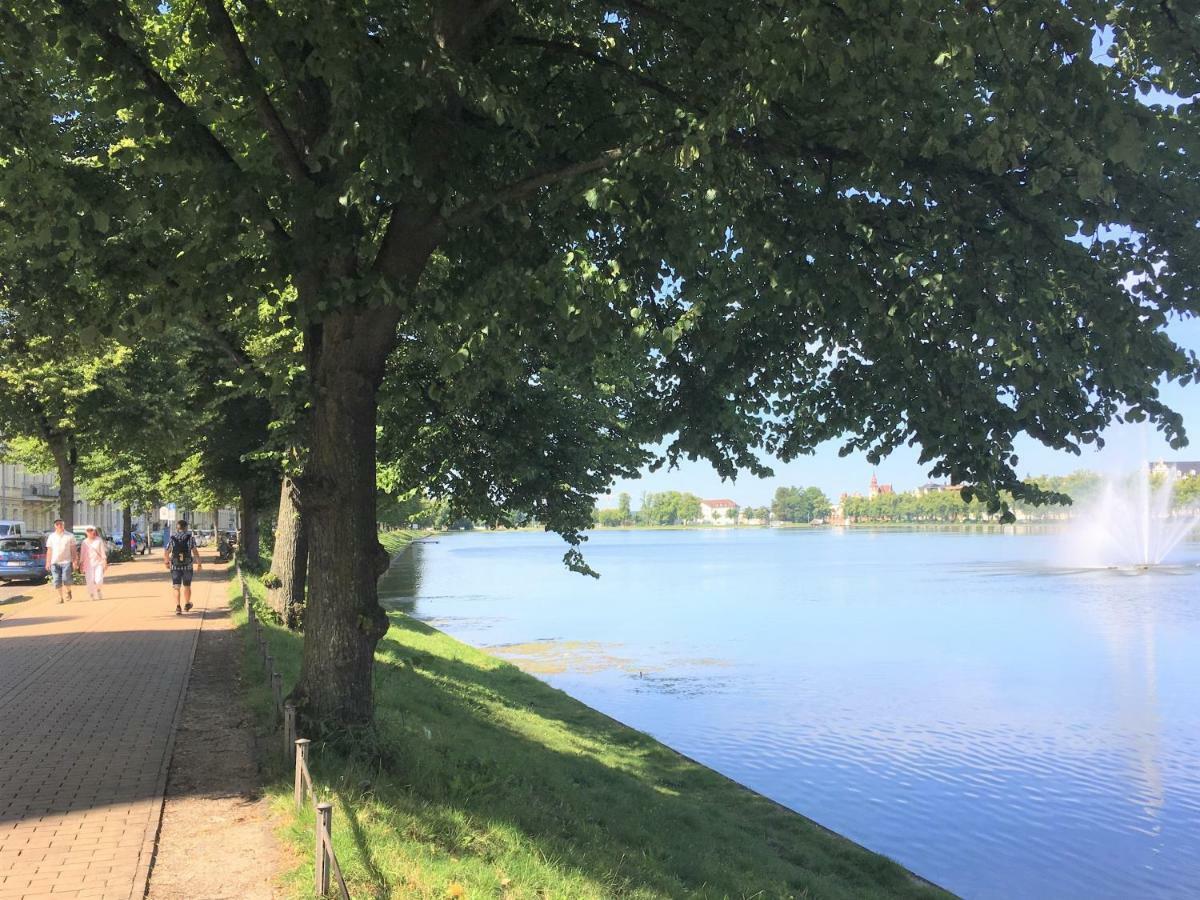 Schwerin Apartment Am Pfaffenteich ภายนอก รูปภาพ